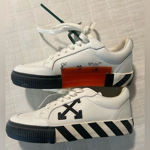 OFF-WHITE size 36 sneakers (US size 6)